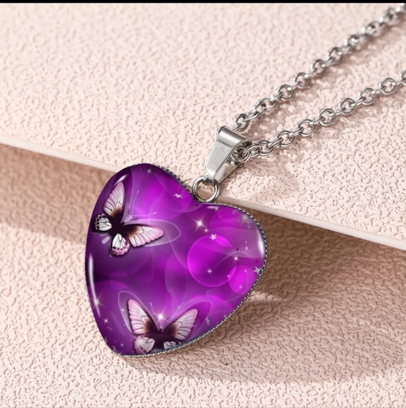 cute butterfly heart charm with silvertone necklace - Picture 1 of 3